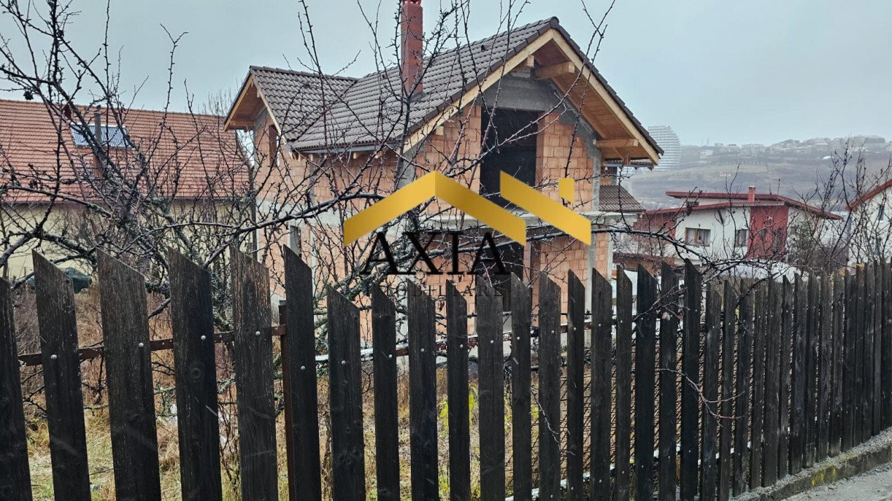  Casa la rosu, 225 mp utili, teren 800 mp, zona Manastur!