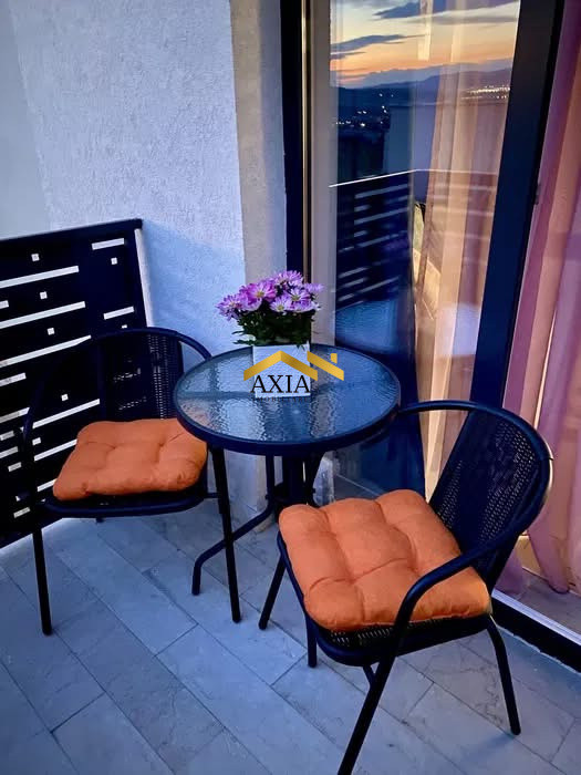 Apartament 3 camere, zona Vivo!