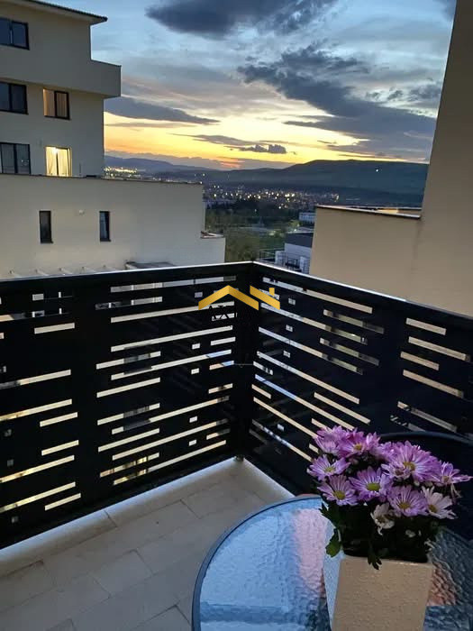 Apartament 3 camere, zona Vivo!