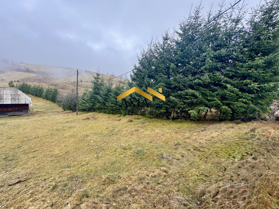 Teren 2.832 mp în Măguri,  zonă montană, cu casă veche și utilități