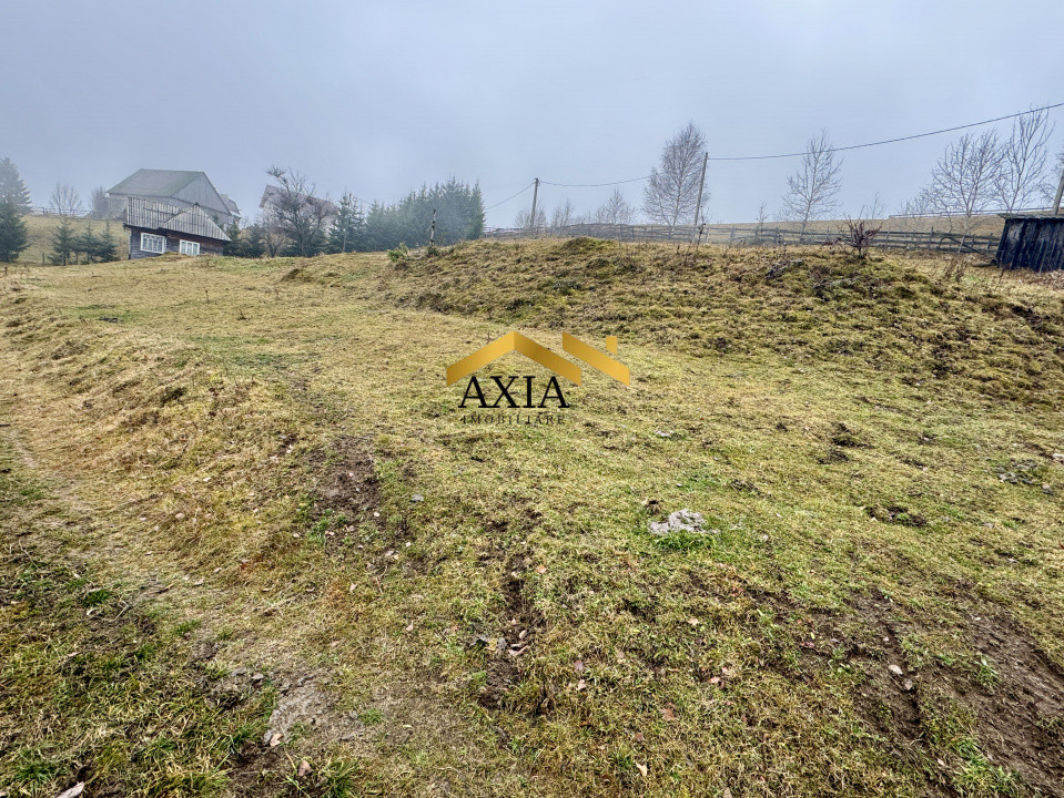 Teren 2.832 mp în Măguri,  zonă montană, cu casă veche și utilități