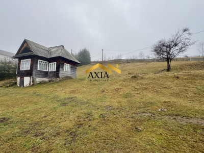 Teren 2.832 mp în Măguri,  zonă montană, cu casă veche și utilități