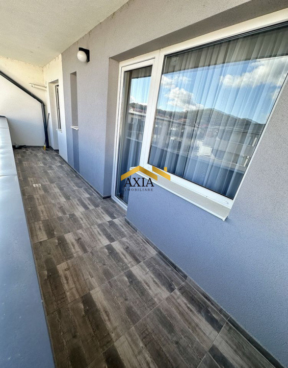 Apartament 3 camere decomandate, 60 mp + balcon 11 mp- zona Porii, Floresti