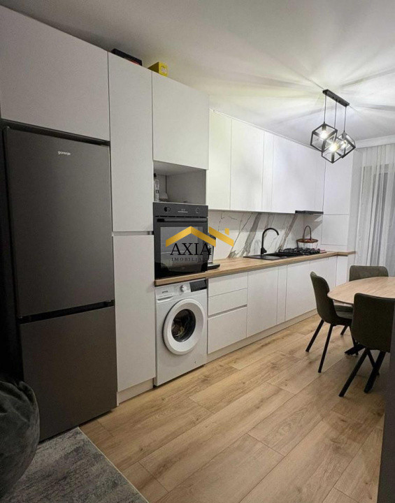 Apartament 3 camere decomandat, la cheie, 56 mp + balcon 12 mp, Eroilor