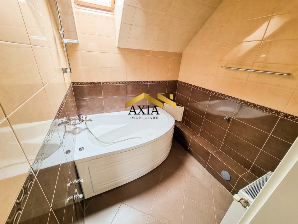 Apartament de închiriat, 4 camere 85 mp, Florilor!