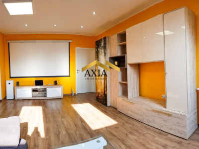 Apartament de închiriat, 4 camere 85 mp, Florilor!