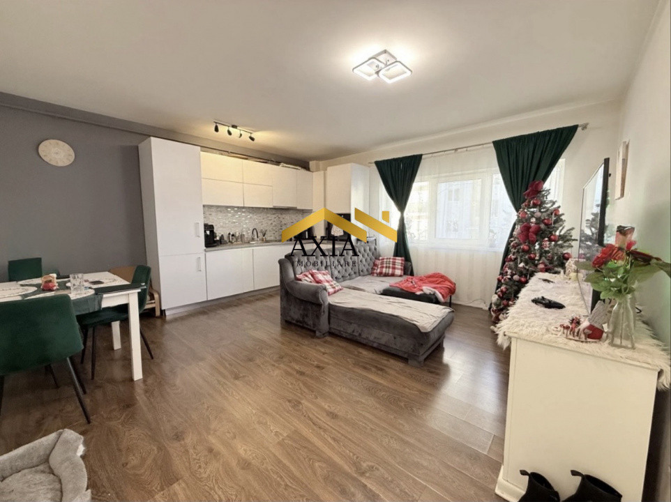 Apartament 3 camere, curte proprie, parcare inclusă – mobilat și utilat
