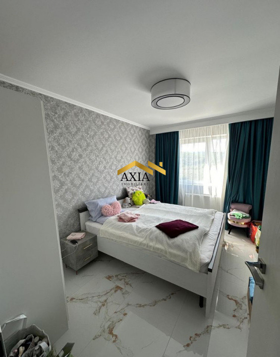 Apartament 3 camere ultrafinisat, etaj 3/3, zonă Vivo + pod și terasă