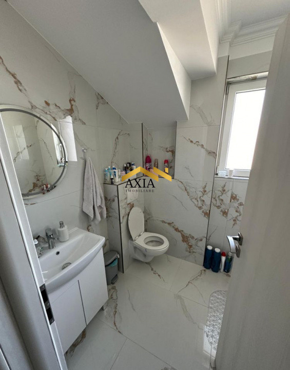 Apartament 3 camere ultrafinisat, etaj 3/3, zonă Vivo + pod și terasă