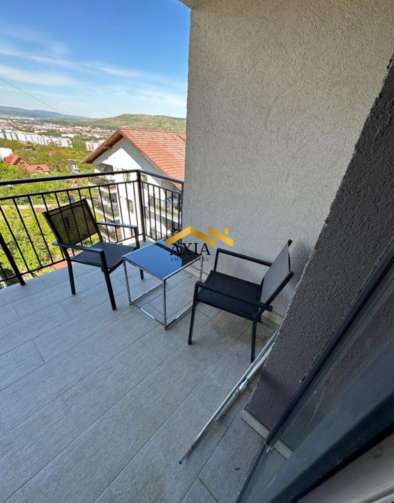 Apartament 3 camere ultrafinisat, etaj 3/3, zonă Vivo + pod și terasă