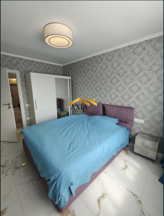Apartament 3 camere ultrafinisat, etaj 3/3, zonă Vivo + pod și terasă