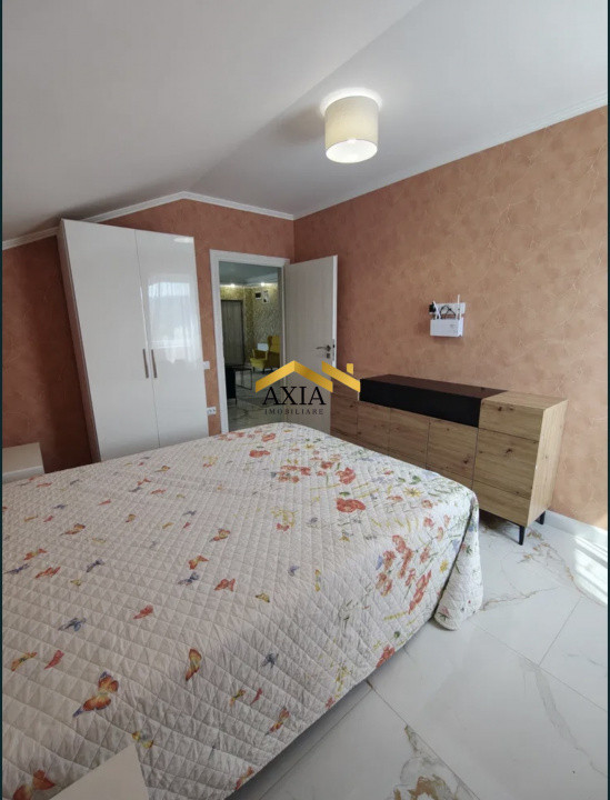 Apartament 3 camere ultrafinisat, etaj 3/3, zonă Vivo + pod și terasă