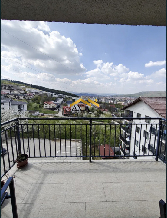 Apartament 3 camere ultrafinisat, etaj 3/3, zonă Vivo + pod și terasă