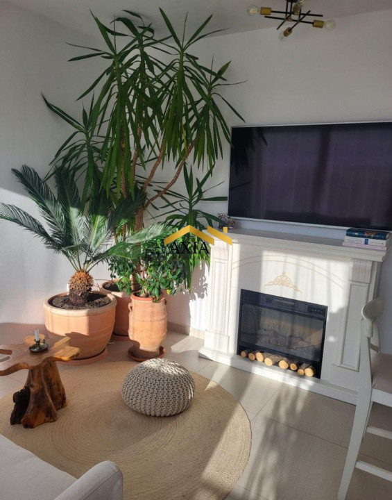 Apartament 3 camere, zonă centrală Cetății, mobilat complet, etaj 1