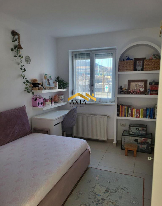 Apartament 3 camere, zonă centrală Cetății, mobilat complet, etaj 1