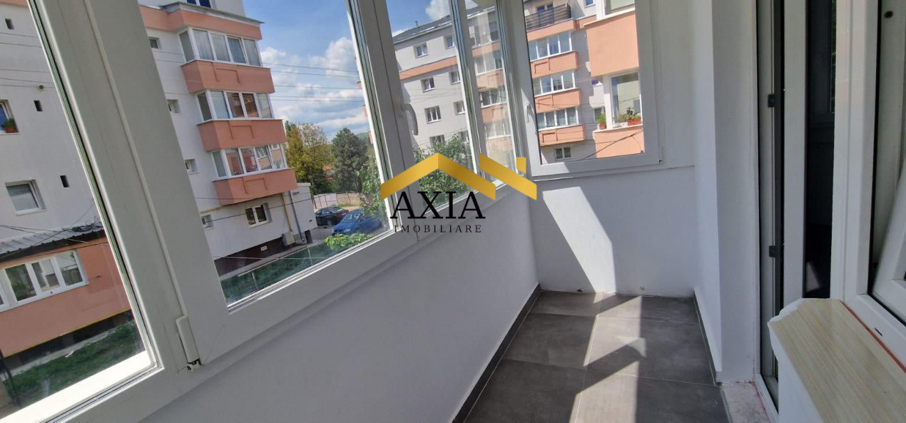 Apartament de închiriat cu 3 camere decomandate in  zona Lidl 